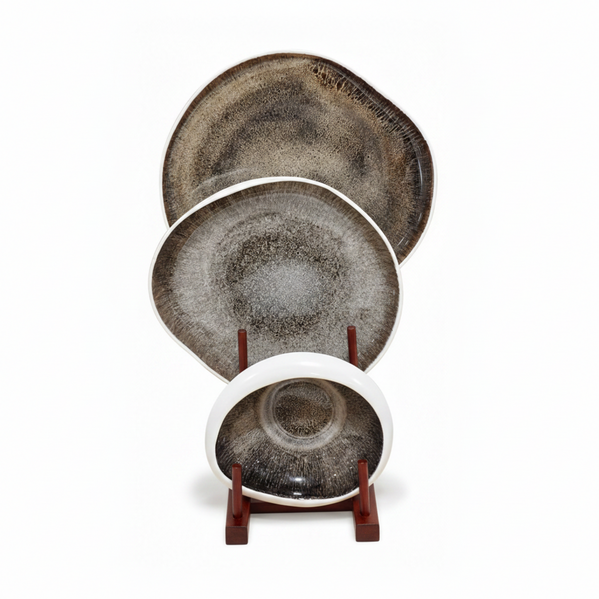 סט צלחות 18 חלקים A.D.C Collection בגווני אפור וחום.